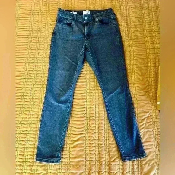 Universal Thread Grey Skinny Jeans Size 10R - Picture 1 of 2